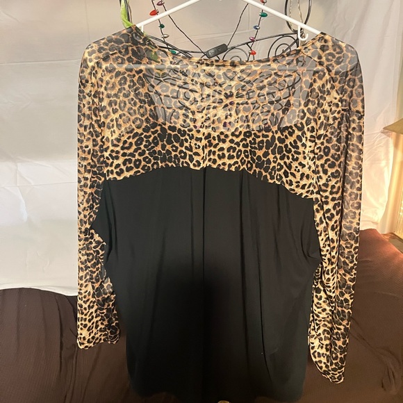 “SUZIE IN THE CITY” SIZE 3X BLACKW/LEOPARD PRINT LONGSLEEVE - Picture 3 of 4